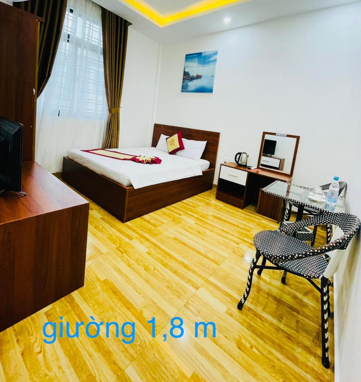 Sapphire Hotel Hue Bagian luar foto