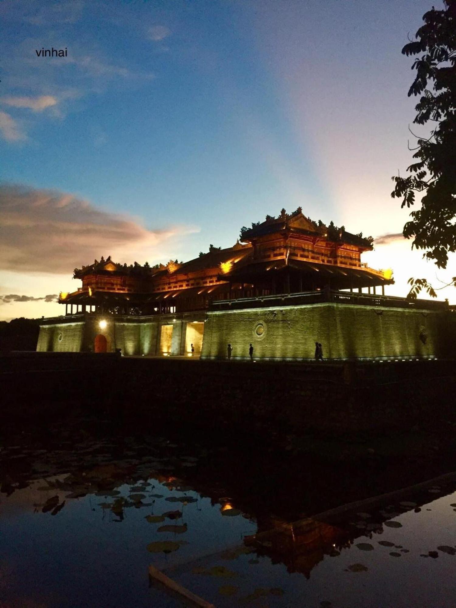 Sapphire Hotel Hue Bagian luar foto