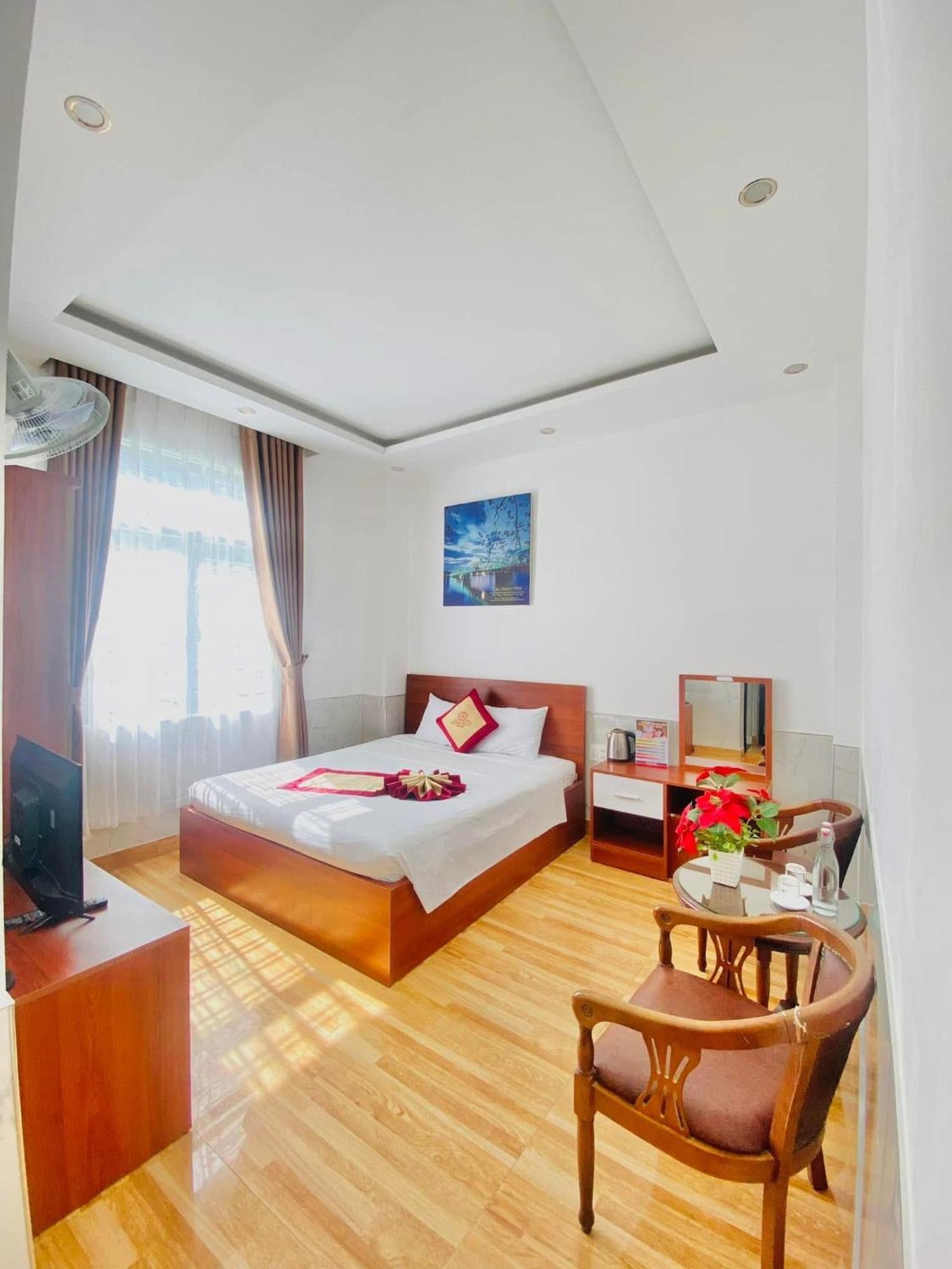 Sapphire Hotel Hue Bagian luar foto